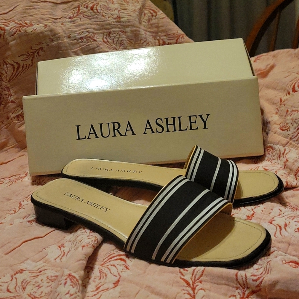 Vintage  Laura Ashley